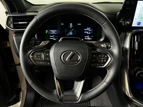Used 2025 Lexus LX 700h Overtrail AWD/4WD image 13