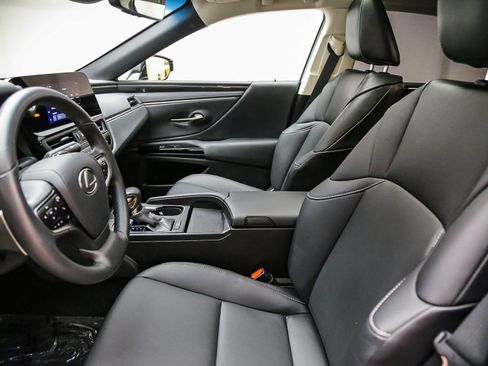 Used 2025 Lexus ES 350 w/ Accessory Package (Z2) FWD image 19