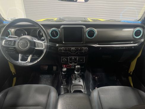 Used 2023 Jeep Wrangler Unlimited Rubicon 4xe w/ Cold Weather Group AWD/4WD image 21