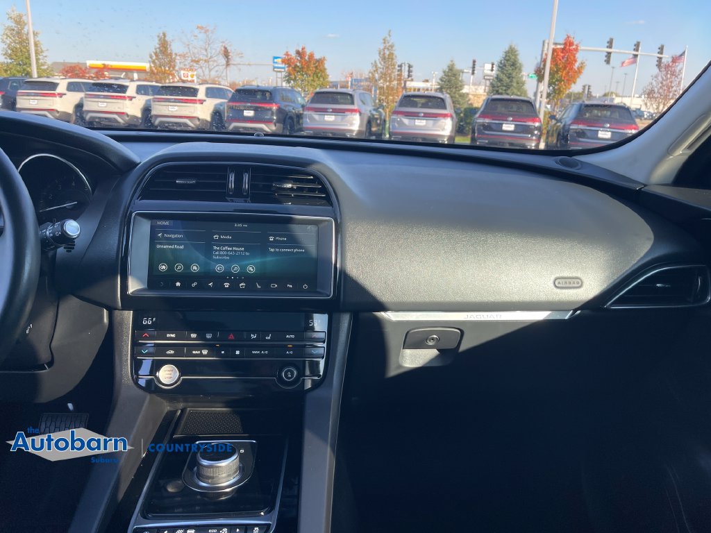 Used 2020 Jaguar F-PACE Premium AWD/4WD image 15
