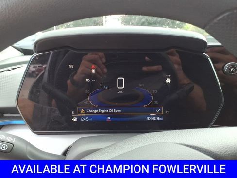 Used 2025 Chevrolet Trax LT FWD image 22