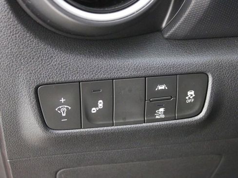 Used 2021 Hyundai Kona Limited w/ Cargo Package FWD image 22