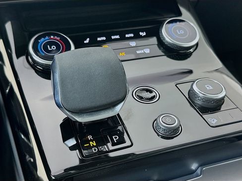 Used 2023 Land Rover Range Rover Sport SE image 19