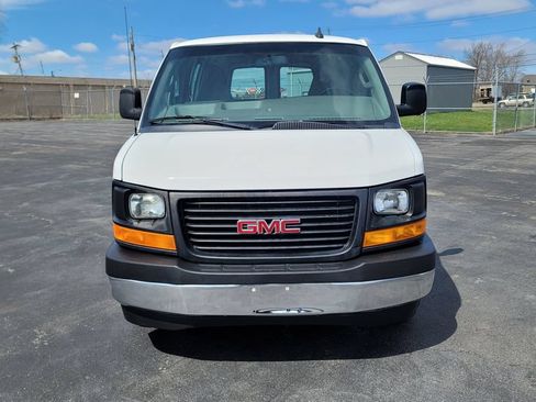 Used 2017 GMC Savana 2500 RWD image 4