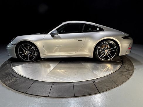 Used 2025 Porsche 911 Carrera T RWD image 2