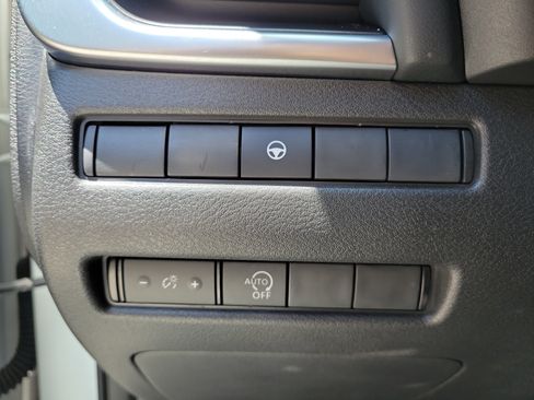 Certified 2023 Nissan Rogue SV FWD image 31