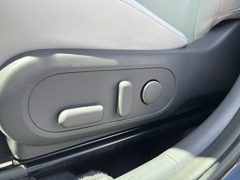 Certified 2024 Hyundai Kona SEL w/ Convenience Package FWD image 16