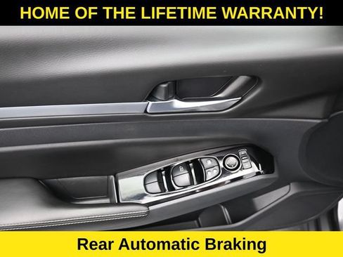 Used 2023 Nissan Altima 2.5 SV AWD/4WD image 13