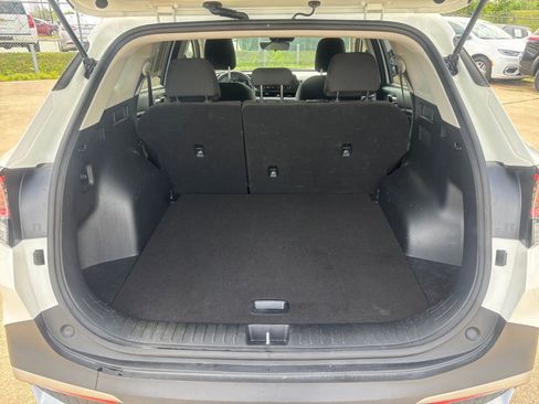 Used 2025 Kia Sportage LX image 30