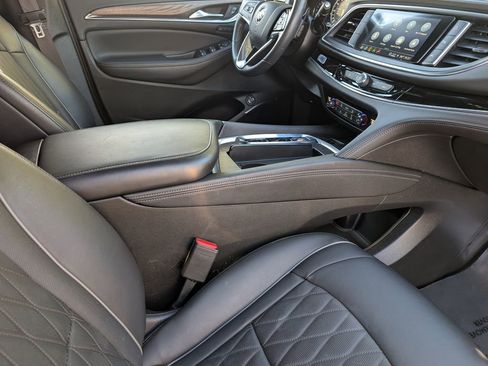 Used 2024 Buick Enclave Avenir image 24