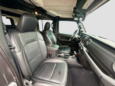 Used 2021 Jeep Wrangler Unlimited Sahara w/ Cold Weather Group AWD/4WD image 32