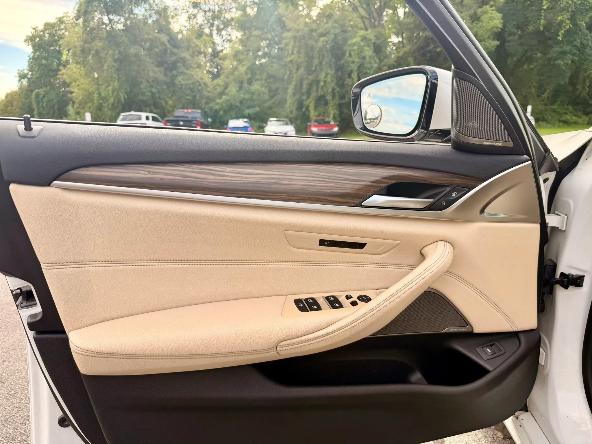 Used 2022 BMW 530i xDrive w/ Premium Package AWD/4WD image 15