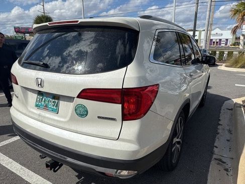 Used 2017 Honda Pilot Touring image 8