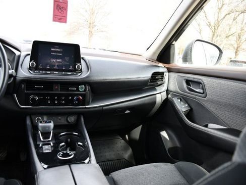 Used 2021 Nissan Rogue S image 14