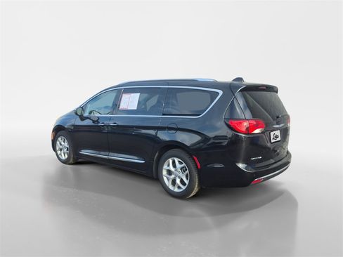 Used 2020 Chrysler Pacifica Limited image 6