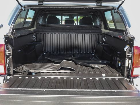 Certified 2019 Toyota Tacoma TRD Sport w/ Technology Package image 25