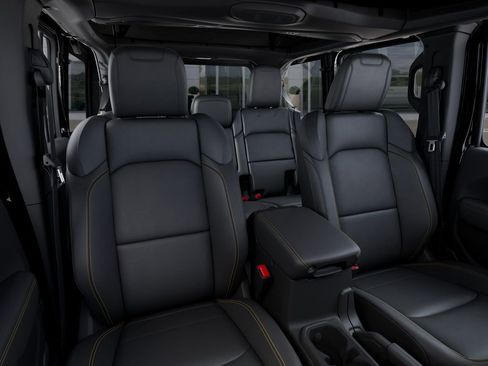 New 2026 Jeep Wrangler Unlimited Sahara AWD/4WD image 17