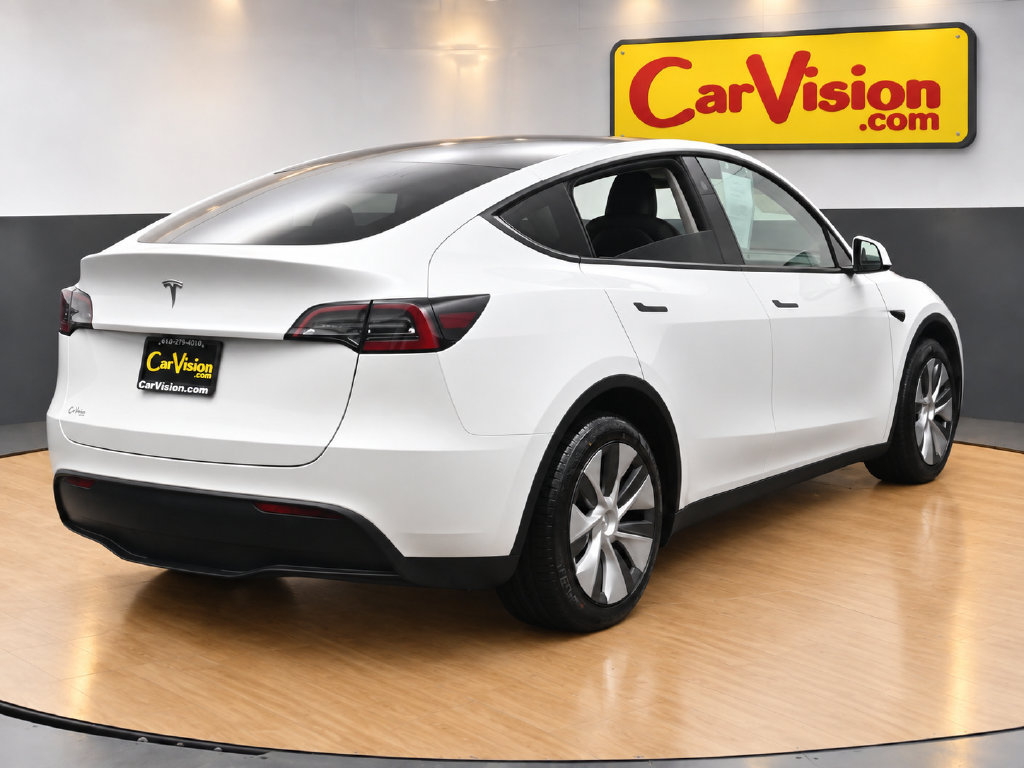 Used 2024 Tesla Model Y 2WD image 7