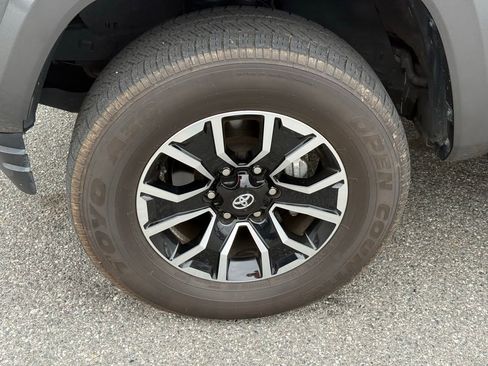 Used 2023 Toyota Tacoma TRD Sport image 11