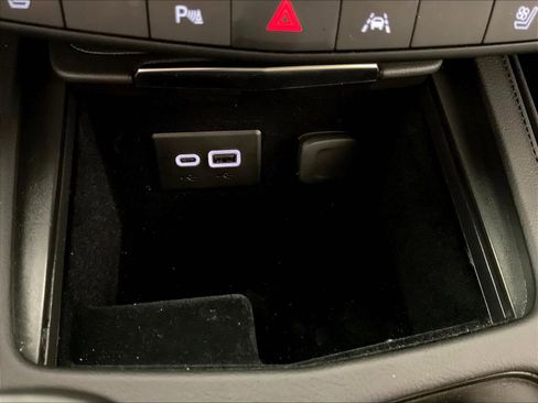 Used 2025 Cadillac XT4 Premium Luxury w/ Technology Package AWD/4WD image 16