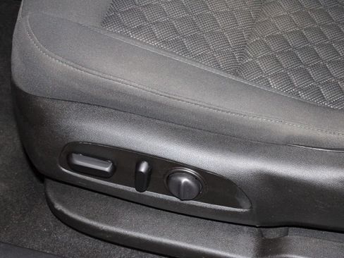 Used 2021 Chevrolet Blazer LT FWD image 23
