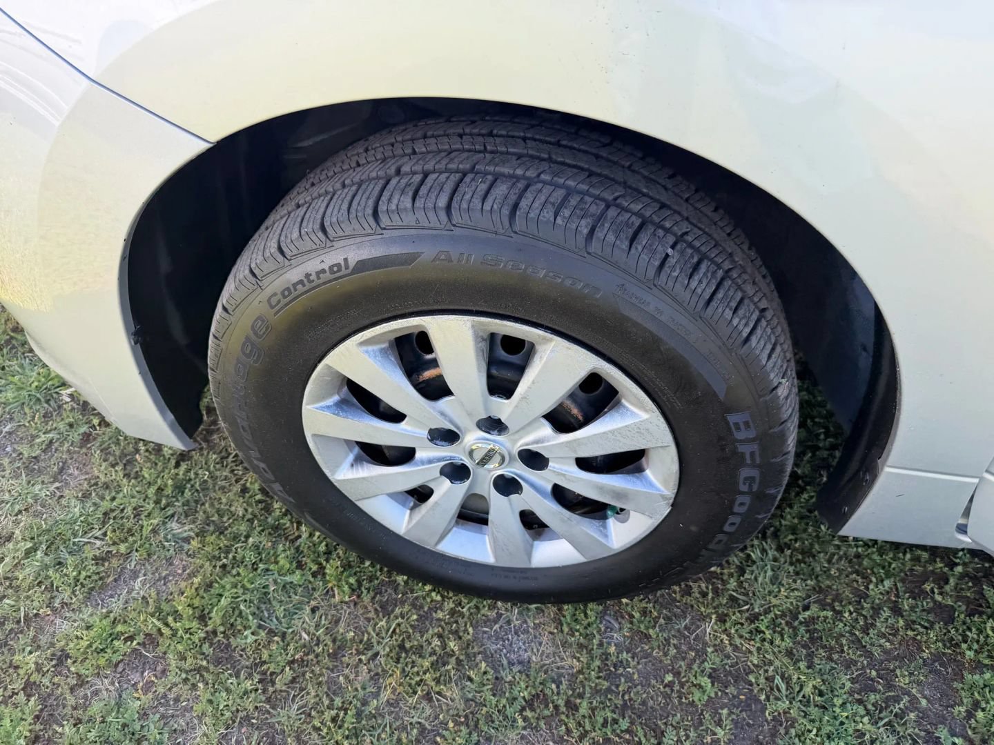 Used 2013 Nissan Quest S FWD image 29