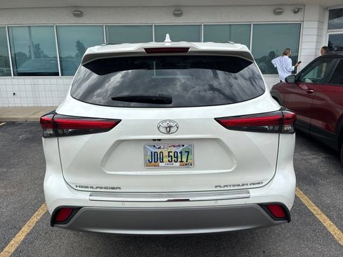 Used 2021 Toyota Highlander Platinum AWD/4WD image 6