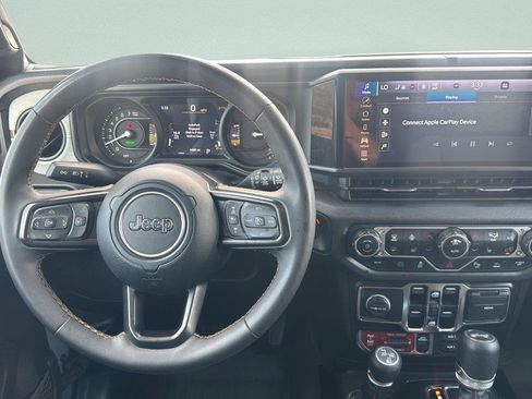 Used 2024 Jeep Wrangler Unlimited AWD/4WD image 10