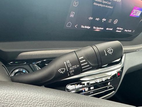 Used 2025 Buick Envista Avenir FWD image 23
