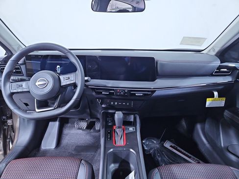 New 2025 Nissan Kicks SR image 12