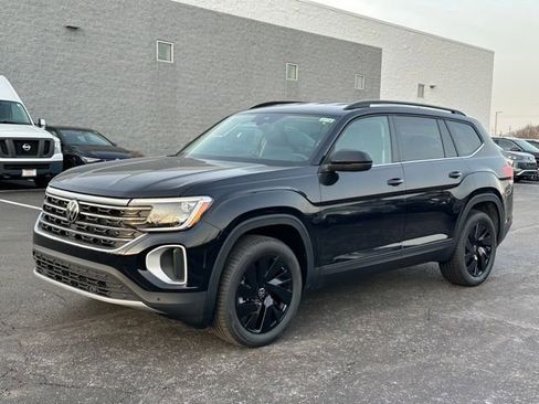 New 2026 Volkswagen Atlas SE image 3