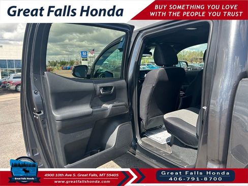 Used 2023 Toyota Tacoma TRD Sport w/ Black Out Package (TMS) AWD/4WD image 18