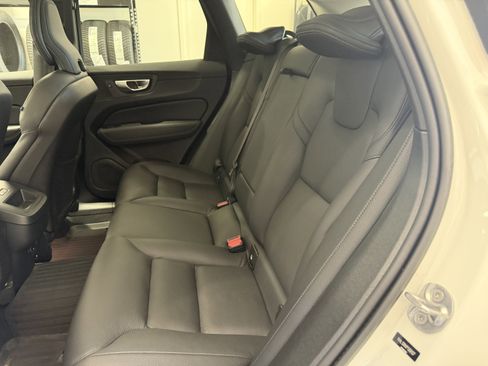 Used 2023 Volvo XC60 B5 Plus w/ Climate Package AWD/4WD image 25