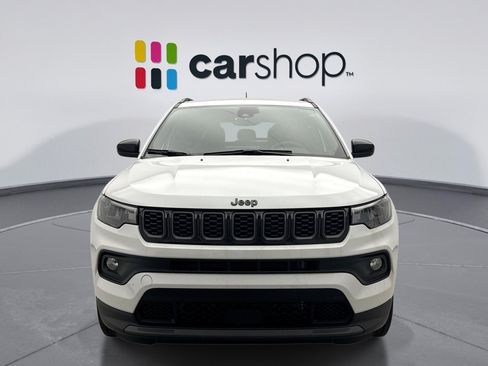 Used 2025 Jeep Compass Latitude w/ Convenience Group AWD/4WD image 5