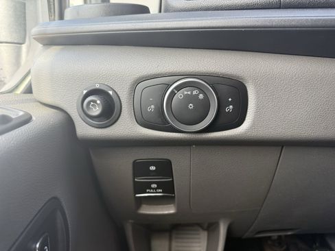 Used 2023 Ford Transit 350 XL image 32