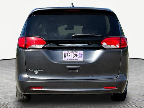 Used 2023 Chrysler Voyager LX FWD image 5
