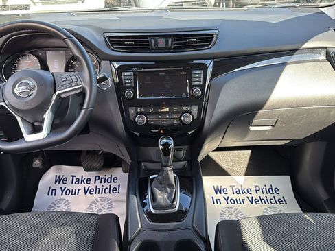Certified 2021 Nissan Rogue Sport SV image 5