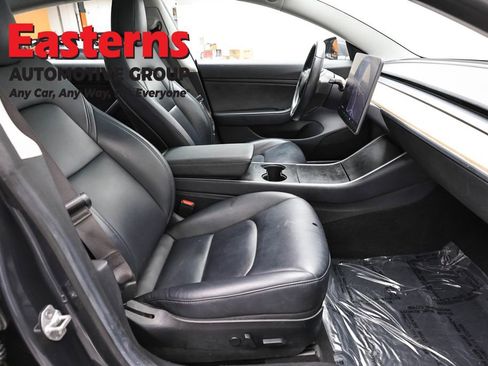 Used 2018 Tesla Model 3 Long Range image 19