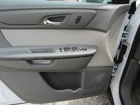 Used 2016 GMC Acadia SLT AWD/4WD image 9
