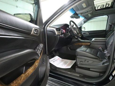 Used 2016 GMC Yukon XL Denali w/ Open Road Package AWD/4WD image 9
