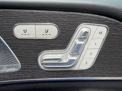 Used 2021 Mercedes-Benz GLS 580 4MATIC image 31