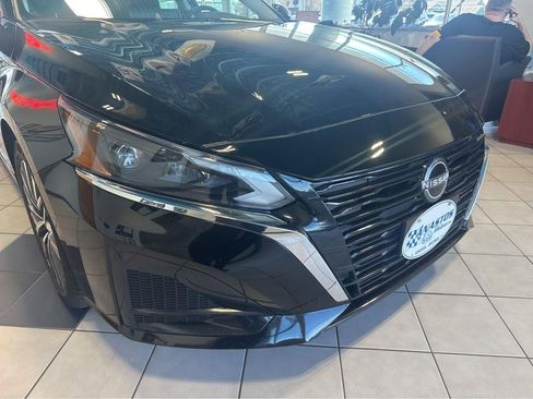 Used 2023 Nissan Altima 2.5 SV w/ SV Premium Package image 5