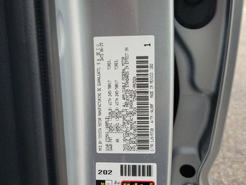 Used 2025 Toyota Tacoma SR5 image 33