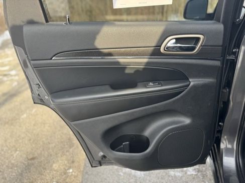 Used 2015 Jeep Grand Cherokee Limited image 12