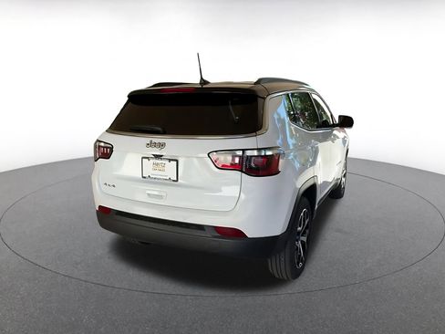 Used 2025 Jeep Compass Limited image 14