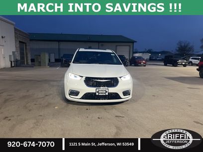 New 2026 Chrysler Pacifica Select