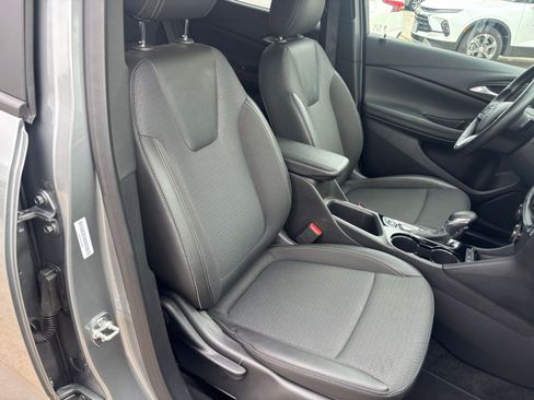 Used 2025 Buick Encore GX Preferred FWD image 35