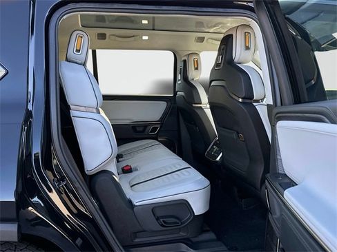 Used 2023 Rivian R1S Adventure image 20