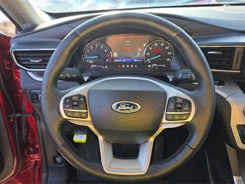 Used 2023 Ford Explorer XLT w/ Equipment Group 202A AWD/4WD image 10
