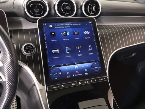 Used 2024 Mercedes-Benz GLC 300 4MATIC image 5